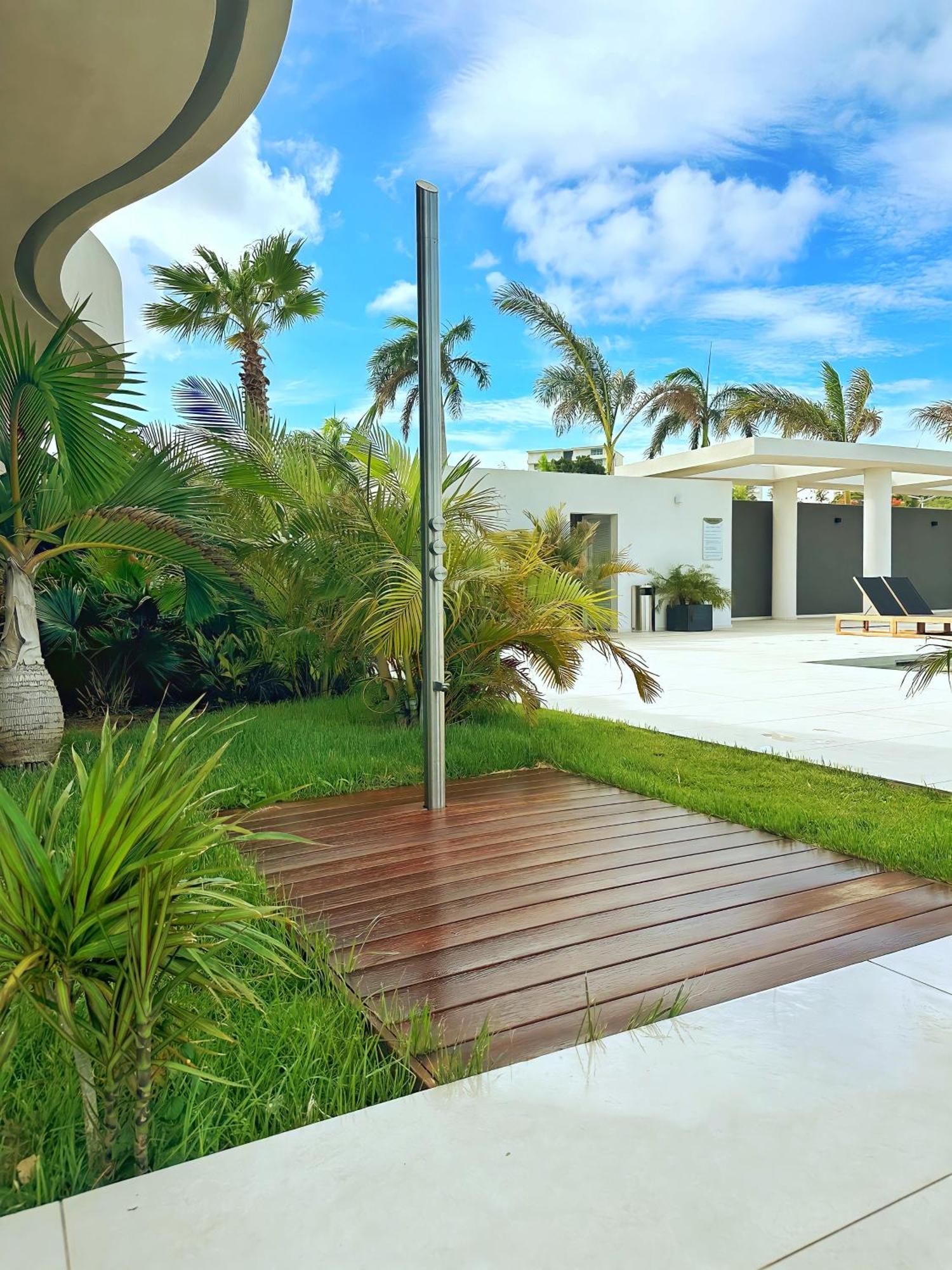 Mullet Bay Suites - Your Luxury Stay Awaits Cupecoy  エクステリア 写真